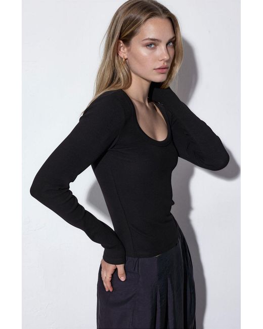 Busem Black Ribbed Long-Sleeve Crop Top