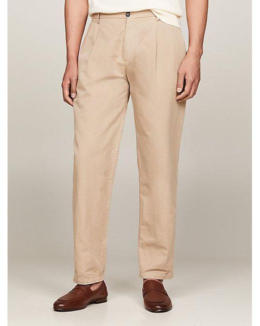 Pantalón chino ligero con pinzas Tommy Hilfiger de hombre de color Natural