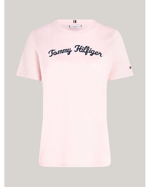 Camiseta con logo bordado en Script Curve Tommy Hilfiger de color Pink