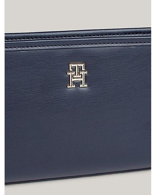 Bolso bandolera pequeño con logo monotipo Tommy Hilfiger de color White