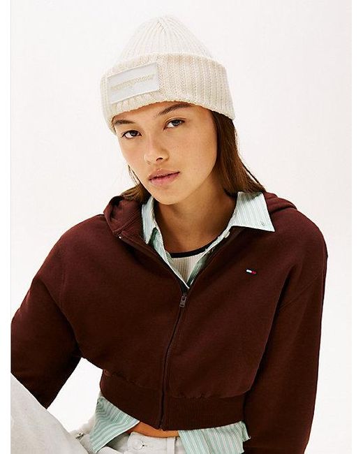 Tommy Hilfiger Ribgebreide Beanie Met Ton-Sur-Ton Logopatch in het Natural