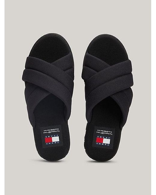 Tommy Hilfiger Black Flatform-Sandale mit geprägtem Logo