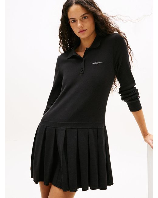 Mini Robe Pull Plissée À Logo Brodé Tommy Hilfiger en coloris Black