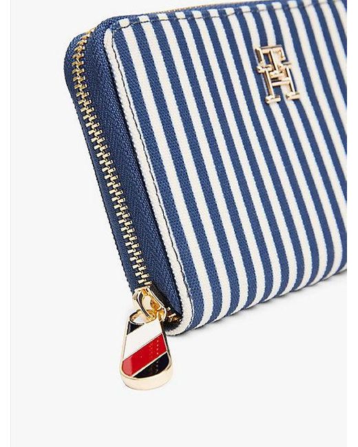 Cartera De Rayas Con Cremallera Tommy Hilfiger de color Blue