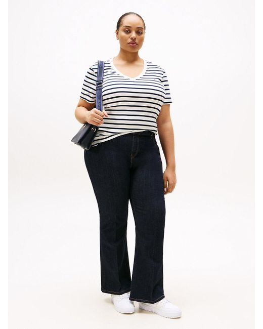 T-Shirt Ajusté Curve À Col En V Tommy Hilfiger en coloris White