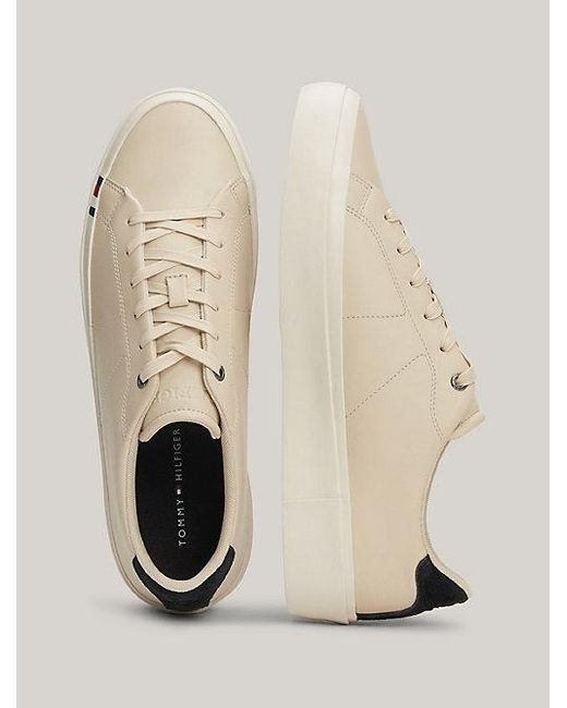 Tommy Hilfiger Premium Leather Sneaker mit TH-Monogramm in Natural für Herren