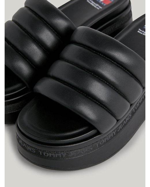 Sandales à talon compensé et logo Tommy Hilfiger en coloris Black