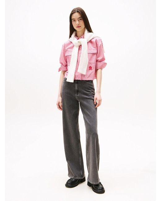 Camicia Crop Relaxed Fit Con Stemma Ricamato di Tommy Hilfiger in Pink
