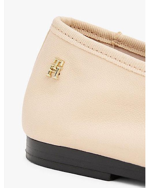 Tommy Hilfiger Leren Ballerina Met Th-Monogram in het Natural
