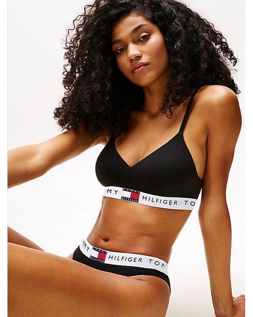 Bralette Push-Up Acolchado Con Logo Tommy Hilfiger de color Black