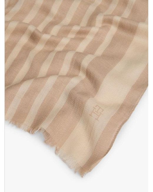 Bufanda Rectangular Chic Con Monograma Th Tommy Hilfiger de color Natural