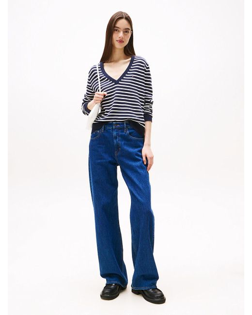 Pull À Col En V Et Drapeau Brodé Tommy Hilfiger en coloris Blue