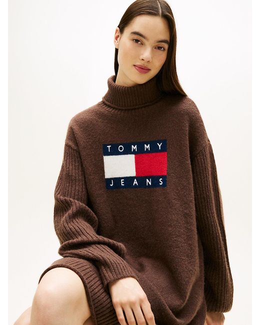 Mini Robe Pull Décontractée Tommy Flag Tommy Hilfiger en coloris Brown