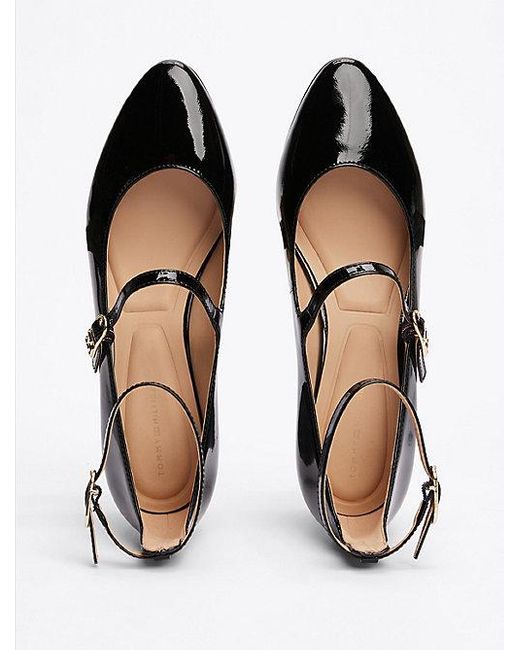 Tommy Hilfiger Pump Van Lakleer Met Dubbele Bandjes in het White