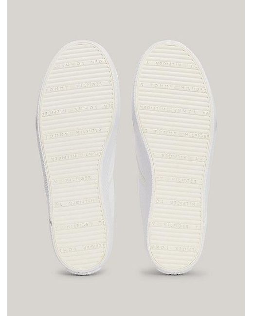 Tommy Hilfiger White Slipper-Sneaker aus Canvas mit Emaille-Flag