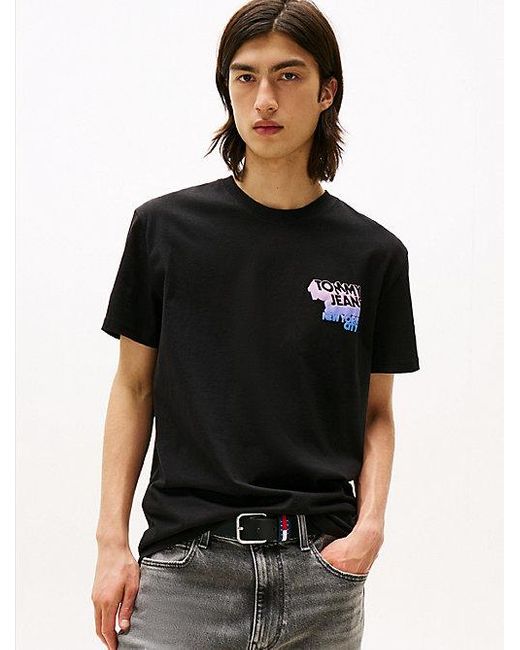 Camiseta Con Logo Gráfico Apilado Trasero Tommy Hilfiger de hombre de color Black