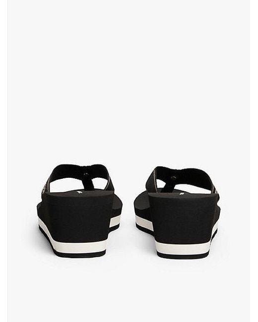 Tommy Hilfiger Teenslipper Met Sleehak En Geëmailleerde Vlag in het White