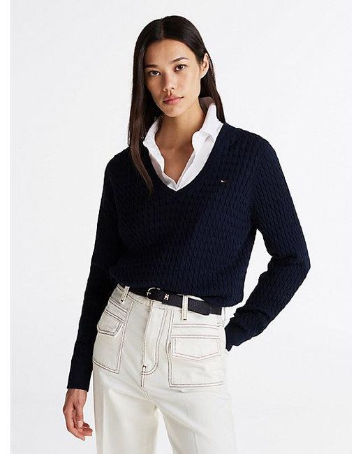Jersey De Punto Trenzado Con Cuello De Pico Tommy Hilfiger de color Blue