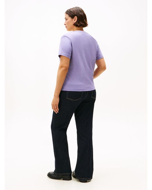 T-Shirt Ajusté Curve À Col En V Tommy Hilfiger en coloris Purple