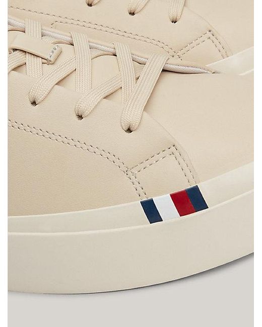 Tommy Hilfiger Premium Leather Sneaker mit TH-Monogramm in Natural für Herren