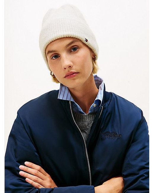 Tommy Hilfiger Fluffy Beanie Met Wol En Hilfiger-Vlag in het White
