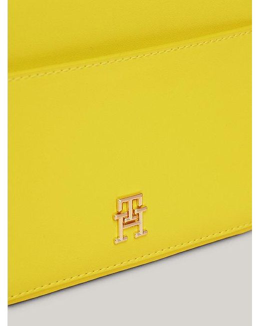 Tommy Hilfiger Iconic Crossbody-cameratas in het Yellow
