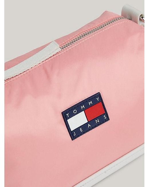 Tommy Hilfiger Pink Kleine Crossbody-Kameratasche mit Gummi-Logo
