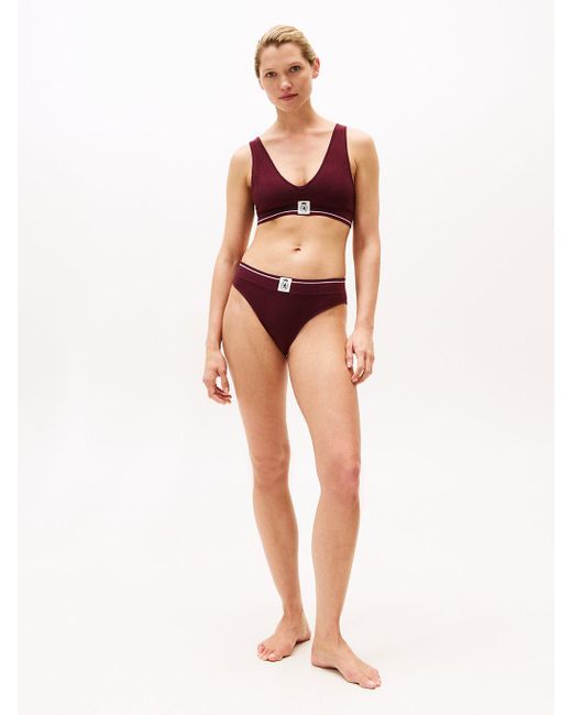 Bralette A Triangolo Con Stemma Th di Tommy Hilfiger in Red