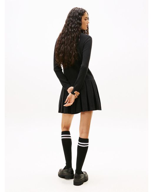 Mini Robe Pull Plissée À Logo Brodé Tommy Hilfiger en coloris Black