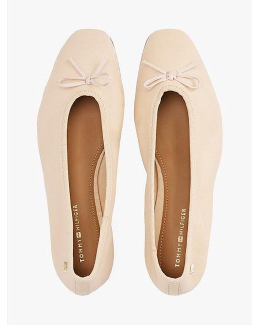 Tommy Hilfiger Leren Ballerina Met Th-Monogram in het Natural