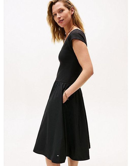 Vestido Midi De Punto Con Corte Evasé Tommy Hilfiger de color Black