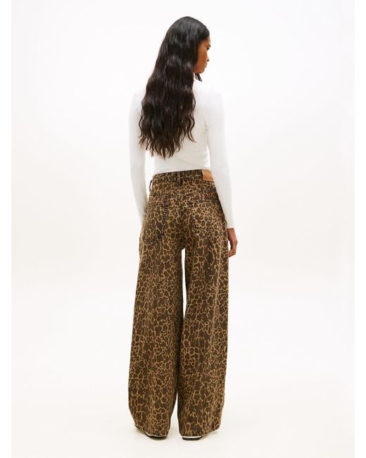 Jeans Larghi Con Stampa Leopardata di Tommy Hilfiger in Multicolor