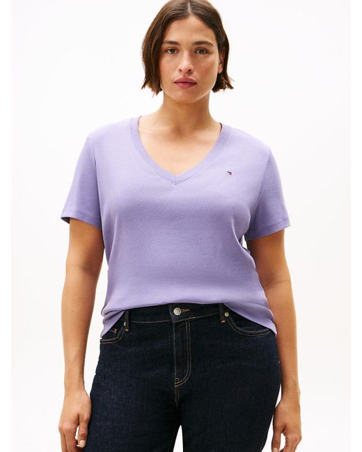 T-Shirt Ajusté Curve À Col En V Tommy Hilfiger en coloris Purple