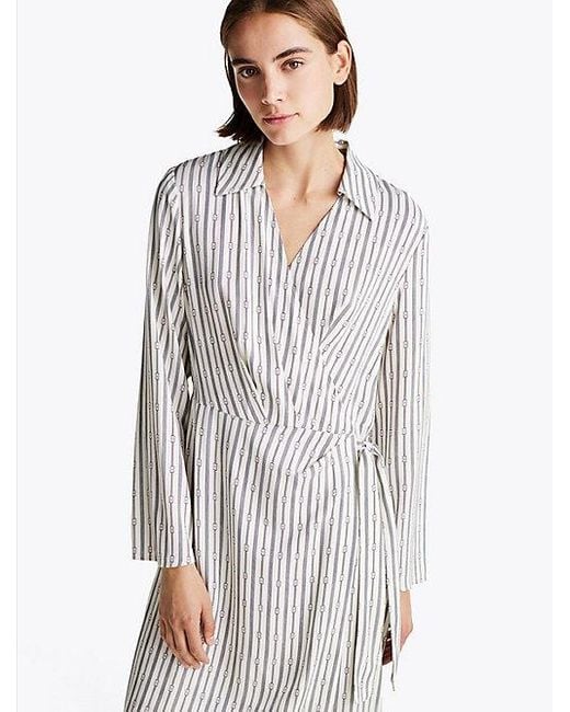 Vestido Cruzado Midi Con Cuello De Pico Tommy Hilfiger de color White