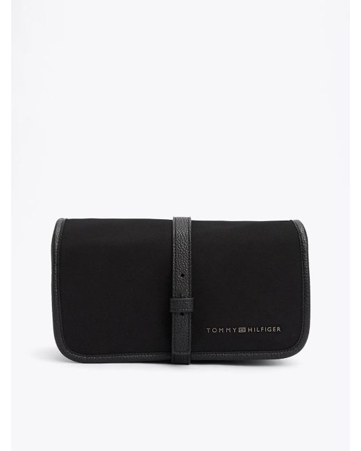Tommy Hilfiger Black Metal Logo Hanging Washbag for men