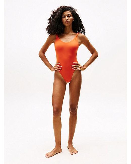Tommy Hilfiger Badpak Met Diepe Rug En Gedraaid Detail in het Orange