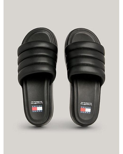 Tommy Hilfiger Black Plateau-Sandale mit Keilabsatz und Logo