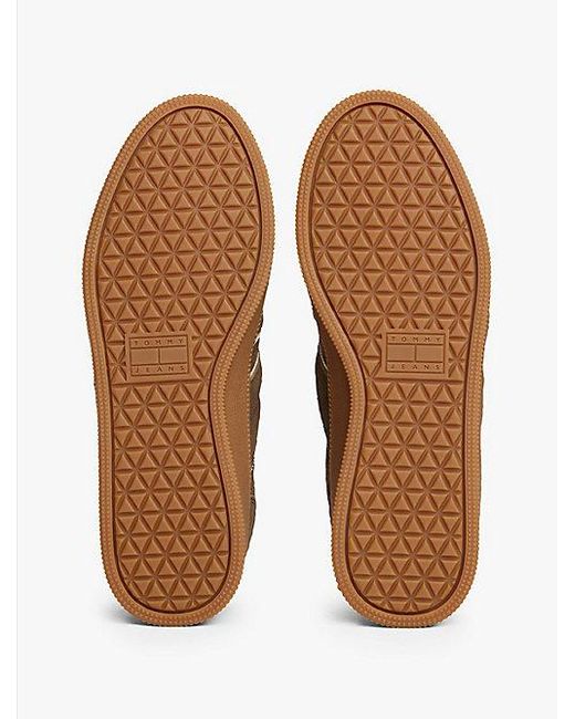 Tommy Hilfiger The Greenwich Suède Sneaker Met Gemengde Texturen in het Brown