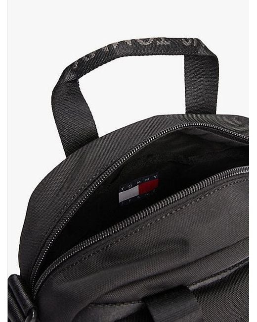 Tommy Hilfiger Black Essential Crossbody-Tasche Mit Logomuster
