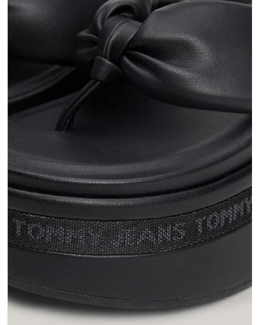Tommy Hilfiger Sandaal Met Sleehak En Ton-sur-ton Logo in het Black