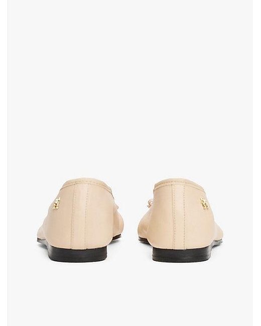 Tommy Hilfiger Leren Ballerina Met Th-Monogram in het Natural