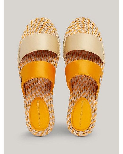 Sandalias planas con tiras de satén Tommy Hilfiger de color Metallic