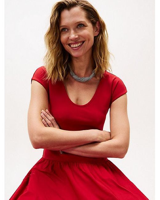 Vestido Midi De Punto Con Corte Evasé Tommy Hilfiger de color Red
