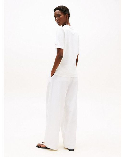 Polo De Corte Regular Con Logo Tommy Hilfiger de color White