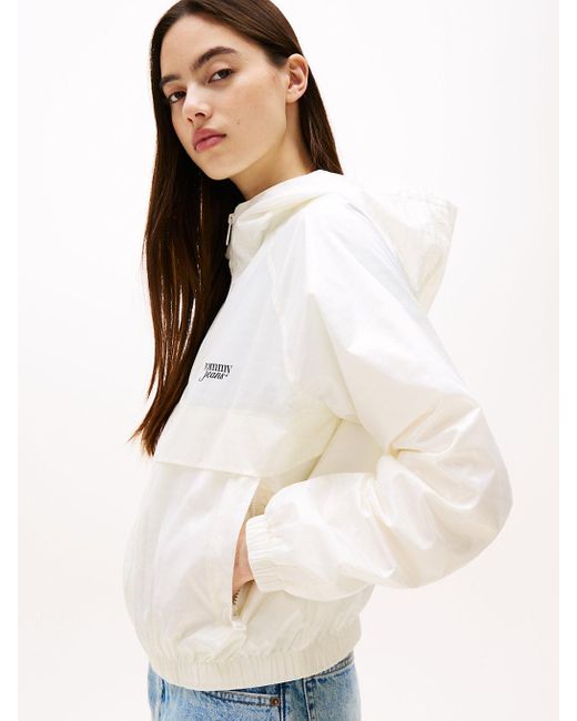 Coupe-Vent Déperlant À Motif Logo Jacquard Tommy Hilfiger en coloris White