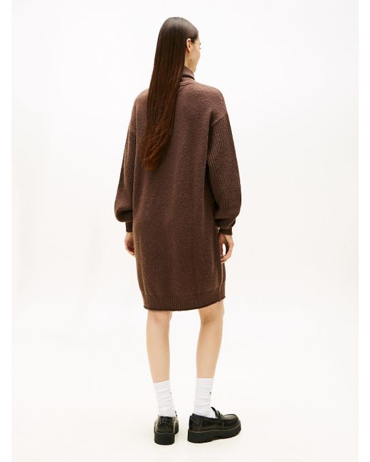 Mini Robe Pull Décontractée Tommy Flag Tommy Hilfiger en coloris Brown