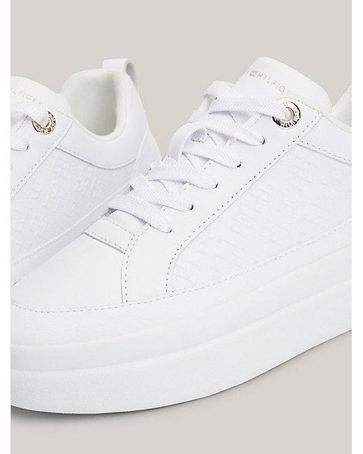 Zapatillas estilo tenis de piel con monograma Tommy Hilfiger de color White