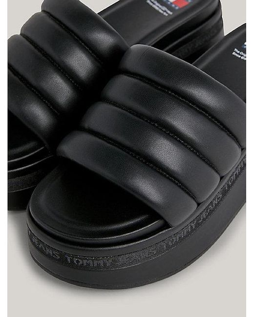 Tommy Hilfiger Black Plateau-Sandale mit Keilabsatz und Logo