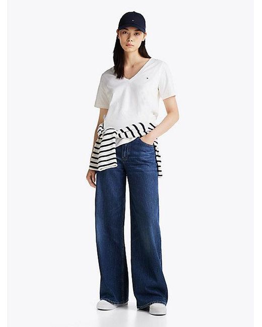 Tommy Hilfiger T-Shirt Met V-Hals En Geborduurde Vlag in het White