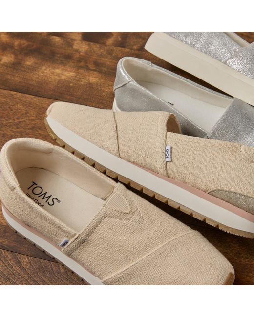 TOMS Natural Resident Plus Trainer